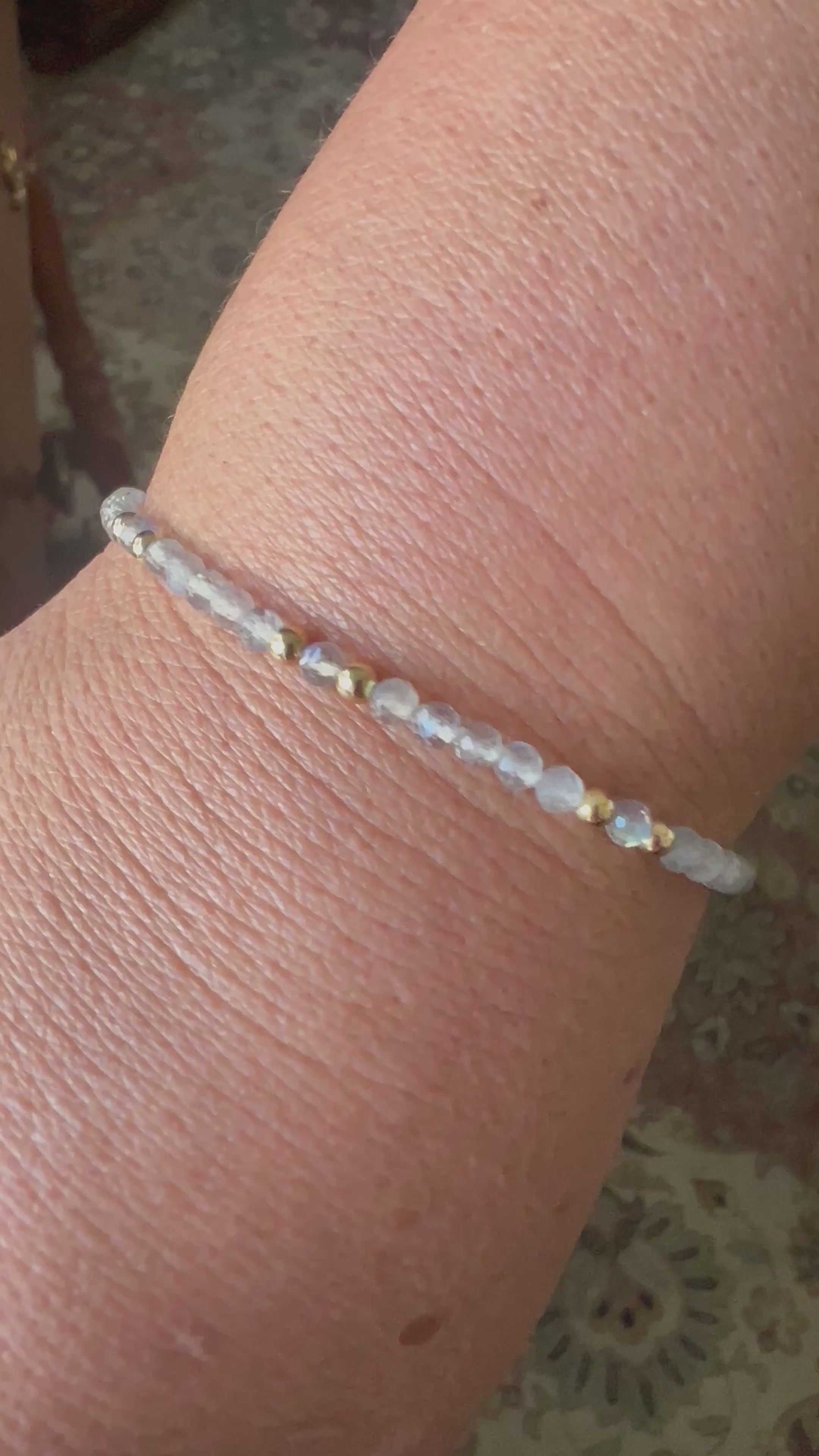 New Beginnings Bracelet (Labradorite)