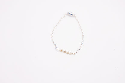 Wren Pearl Bar Bracelet