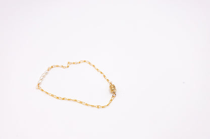 Wren Pearl Bar Bracelet